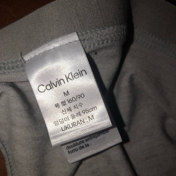 Calvin Klein thong panties - Picture 5 of 6